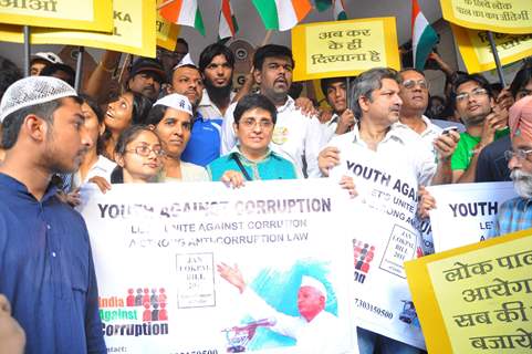 Kiran Bedi at Anna Hazare Anti Corruption Meet at Gateway of India