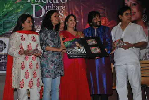 Jagit Singh and Roopkumar Rathod release Manesha Agarwal's album at parel. .