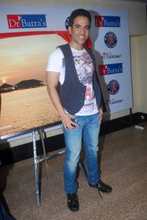 Tusshar Kapoor at Dr. Batra's exhibition