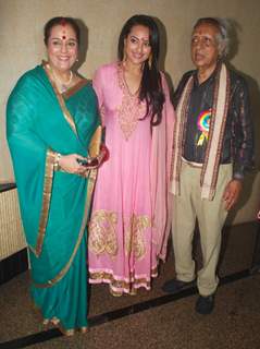 Sonakshi and Poonam Sinha at Dada Saheb Phalke Awards