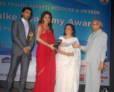 Anushka Sharma, Asha Parekh and Ranveer Singh at Dada Saheb Phalke Awards