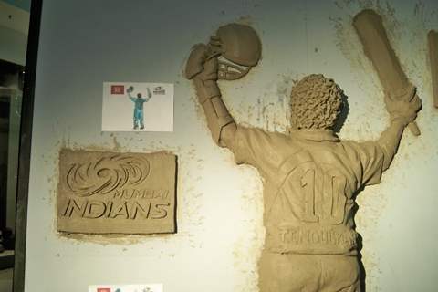 Clay Sculpture of Sachin Tendulkar made by Vivek Sonawane at Oberoi Mall, Mumbai