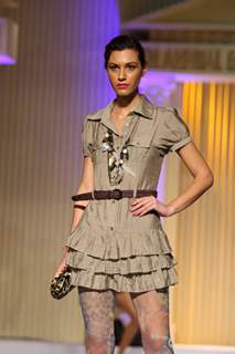 Models walk the ramp at Silhousettes 2011 Vintage Vogue Fashion show by B. D. Somai Institute of Art