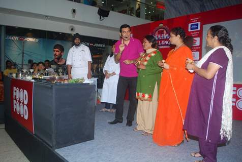 Sanjeev Kapoor cooked live at Oberoi Mall