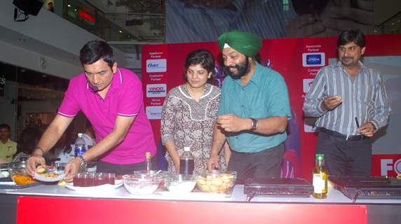 Sanjeev Kapoor cooked live at Oberoi Mall