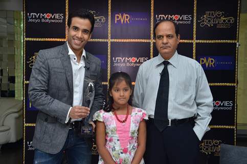 Tusshar Kapoor wins Best Actor in a comic role at the 1st Jeeyo Bollywood Awards