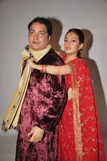 Vinay Pathak and Riya Sen promote Tere Mere Sapne at Andheri in Mumbai