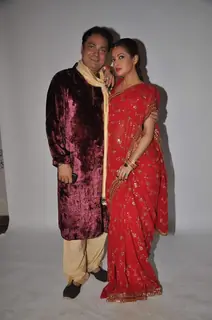Vinay Pathak and Riya Sen promote Tere Mere Sapne at Andheri in Mumbai