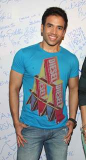 Tusshar Kapoor promotes Love U... Mr. Kalakaar! at Growel Mall at Kandivli