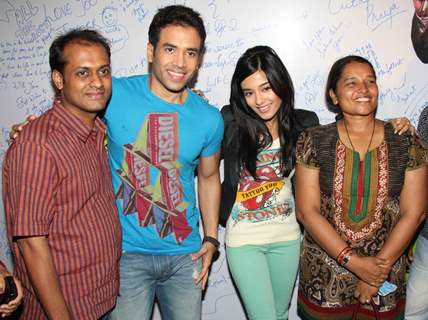 Tusshar Kapoor and Amrita Rao promotes Love U... Mr. Kalakaar! at Growel Mall at Kandivli