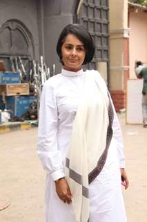 Kitu Gidwani On location shoot of film Ek Bura Aadmi