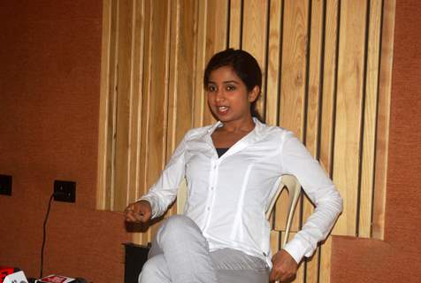 Shreya Ghosal at song recording for Badey Acchey Lagte Hain