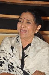 Veteran singer Asha Bhosle records for