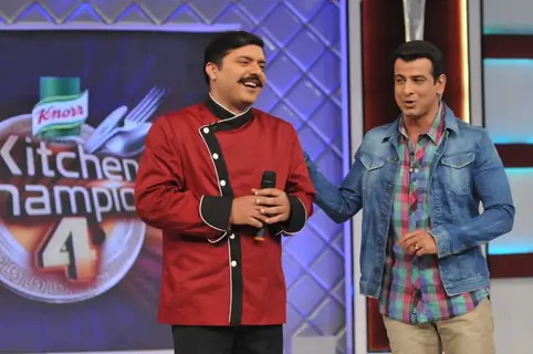 Chef Gauti with Ronit Roy in Kitchen Champion 4