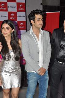 iPhone 4 launched by star cast of film Always Kabhi Kabhi