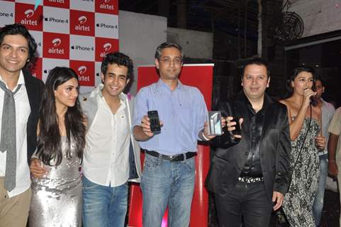 iPhone 4 launched by star cast of film Always Kabhi Kabhi