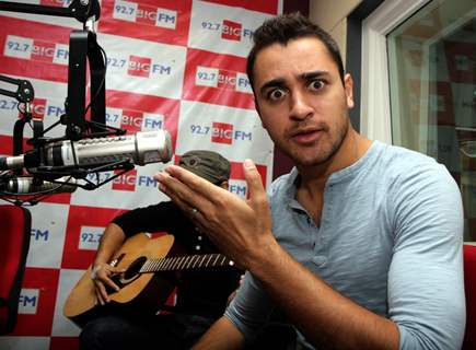 Imran Khan at 92.7 BIG FM to promote his film 'Delhi Belly'