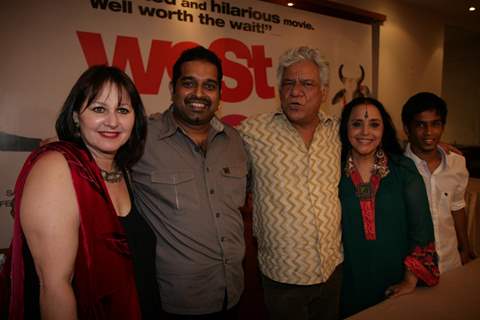 Om Puri, Ila Arun and Shankar Mahadevan at press meet of Film 'West is West'