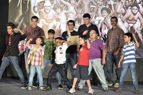 Salman Khan at IIFA PRESS meet to announce Chillar Party Film and Enviorment initiatives, Taj land's