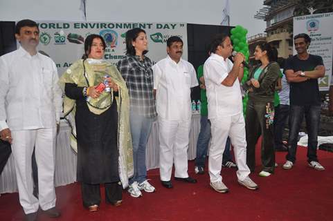 Dolly Bindra, Priya Dutt, Isha Koppikar and Arjun Rampal at Asif Bhamla's World Environment Day awareness program, Otters Club