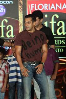 Salman Khan at IIFA PRESS meet to announce Chillar Party Film and Enviorment initiatives, Taj land's End