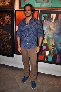 Vivek Oberoi at CPAA art exhibition, Breach Candy