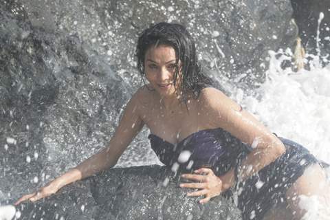 Nikita Rawal's Rain In Mumbai glamorous photo shoot in Versova, Mumbai