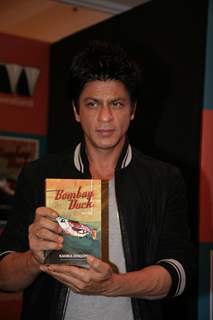 Shah Rukh Khan unveils Bombay Duck is a Fish book by Kanika Dhillon at Taj Lands End in Mumbai