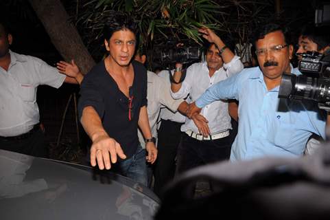 Shah Rukh Khan at Shilpa Shetty's birthday bash at Juhu