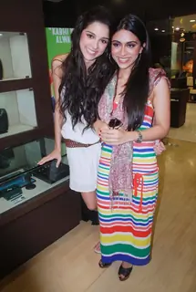 Always Kabhi Kabhi cast Giselle and Zoa at Gitanjali D'damas new collection launch, Atria Mall