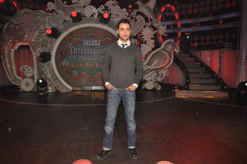 Imran Khan during the promotion of film Delhi Belly on the sets of Entertainment Ke Liye Kuch Bhi Karega