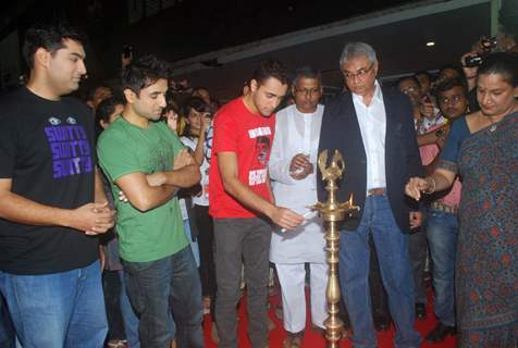 Imran Khan, Vir Das and Kunal Roy Kapoor launches Tshirts of Delhi Belly