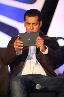 Salman Khan launches Blackberry Playbook tablet in Mumbai