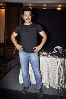 Aamir Khan unveils his item number song in Delhi Belly at Taj Lands End, Bandra, Mumbai