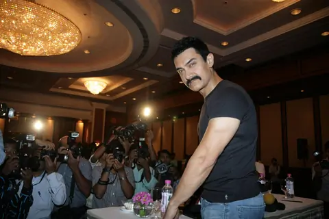Aamir Khan unveils his item number song in Delhi Belly at Taj Lands End, Bandra, Mumbai