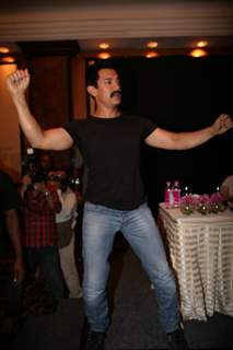 Aamir Khan unveils his item number song in Delhi Belly at Taj Lands End, Bandra, Mumbai