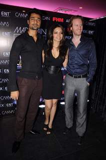 Shama Sikander, Alex O Neil and Hanif at the unveiling of FHM magazine '100 Sexiest Women 2011'