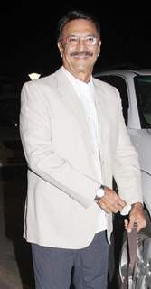 Suresh Oberoi leaves for IIFA