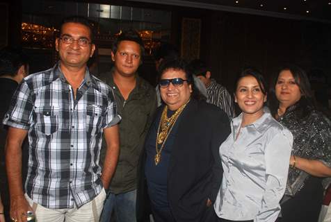 Abhijeet Bhattacharya and Bappi Lahiri at Sudesh Bhosle Birthday Bash