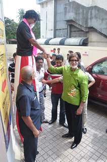 Big B meets fans at PVR at Juhu