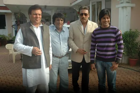 Jackie Shroff at Neil Ko Pakadna on location in Madh