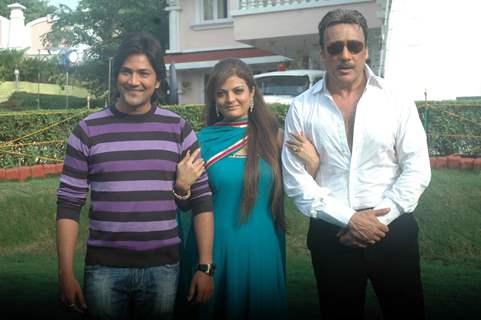 Jackie Shroff, Sheeba at Neil Ko Pakadna on location in Madh