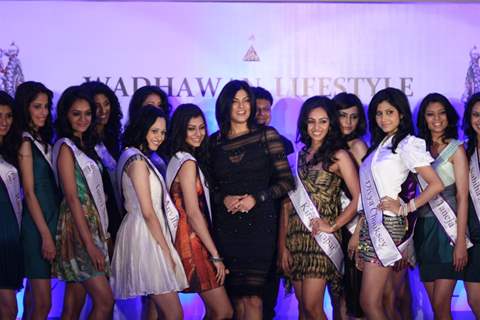 20 finalists of Wadhawan Lifestyle I AM SHE 2011 unveiled by Sushmita Sen at Hotel Trident Bandra, Mumbai