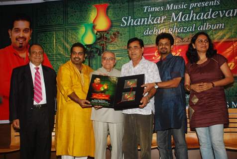 Jagjit Singh at Teri Hee Parachhayian, Ghazal Album by Shankar Mahadevan at Times Tower