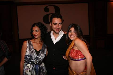 Imran Khan with Shenaz Treasury and Poorna Jaganathan at Delhi Belly success bash at Taj Lands End