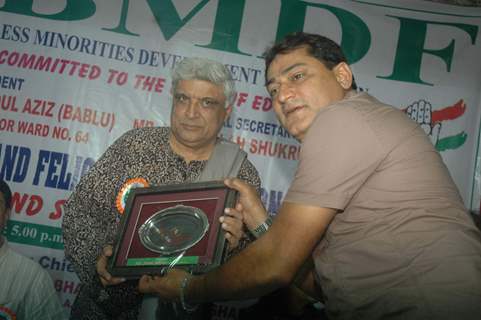 Javed Akhtar at Bablu Aziz prize distribution for children event, Santacruz