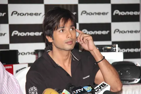 Shahid launch new range of Pioneer Car music systems at Mehboob Studio