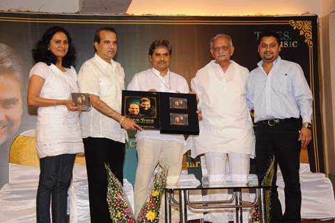 Gulzar, Vishal Bhardwaj and Suresh Wadkar at the launch of Barse Barse album at Santacruz