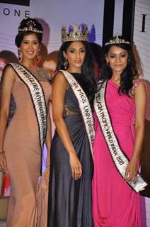 3 winners at the Wadhawan Lifestyle ‘I AM SHE 2011’ final in Mumbai