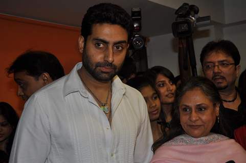 Jaya & Abhishek Bachchan at 'VIBRATIONS THE WELLNESS ZONE' by Vrinda J Mehta